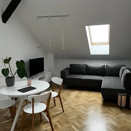 High Standard In Jewish District, Shared With Host Homestay szállás